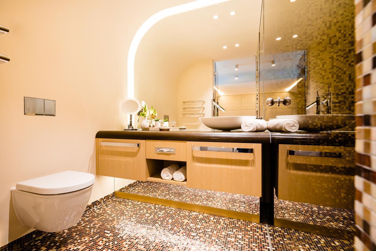 Hotel Neues Tor บัดวิมพ์เฟิน ภายนอก รูปภาพ